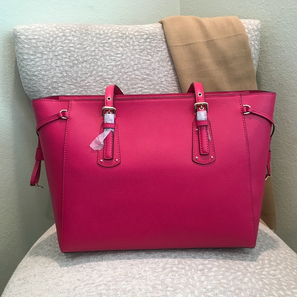 IN USE FOR SUMMER Michael Kors Voyager leather - Picture 3 of 8